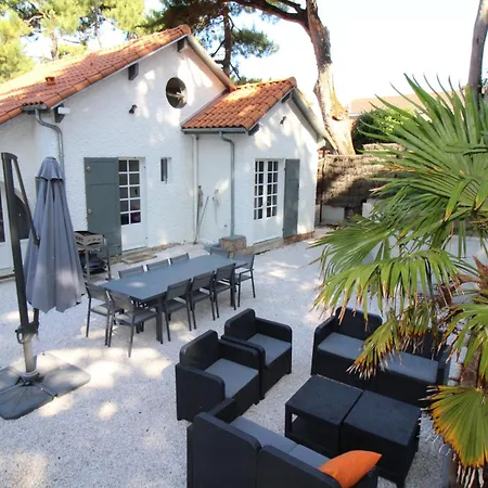 Holiday home Agreable, Jardin, Toute Equipee, Proche Du Marche, A 300m