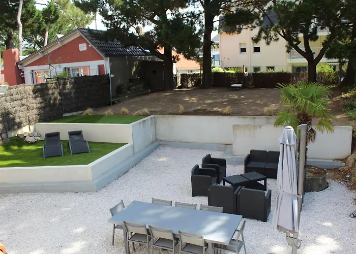 Agreable, Jardin, Toute Equipee, Proche Du Marche, A 300m Holiday home