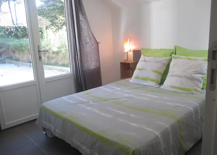 Agreable, Jardin, Toute Equipee, Proche Du Marche, A 300m *