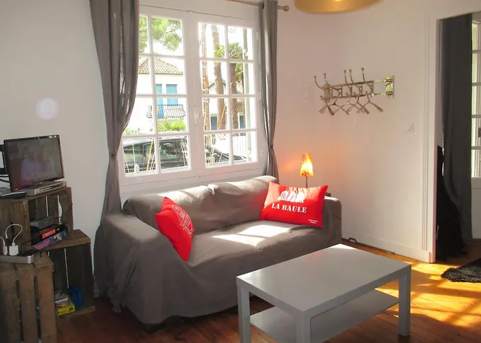 Holiday home Agreable, Jardin, Toute Equipee, Proche Du Marche, A 300m *